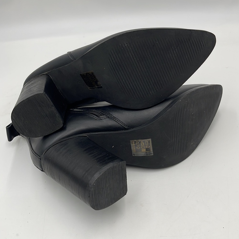Nasty Gal Curve The Haters Two-Tone Leather Ankle Boots - Picture 7 of 13